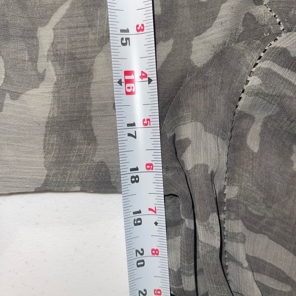 NWT Maurice's Green Camouflage Long Sleeve Peplum Henley Blouse Size Small - Picture 13 of 14